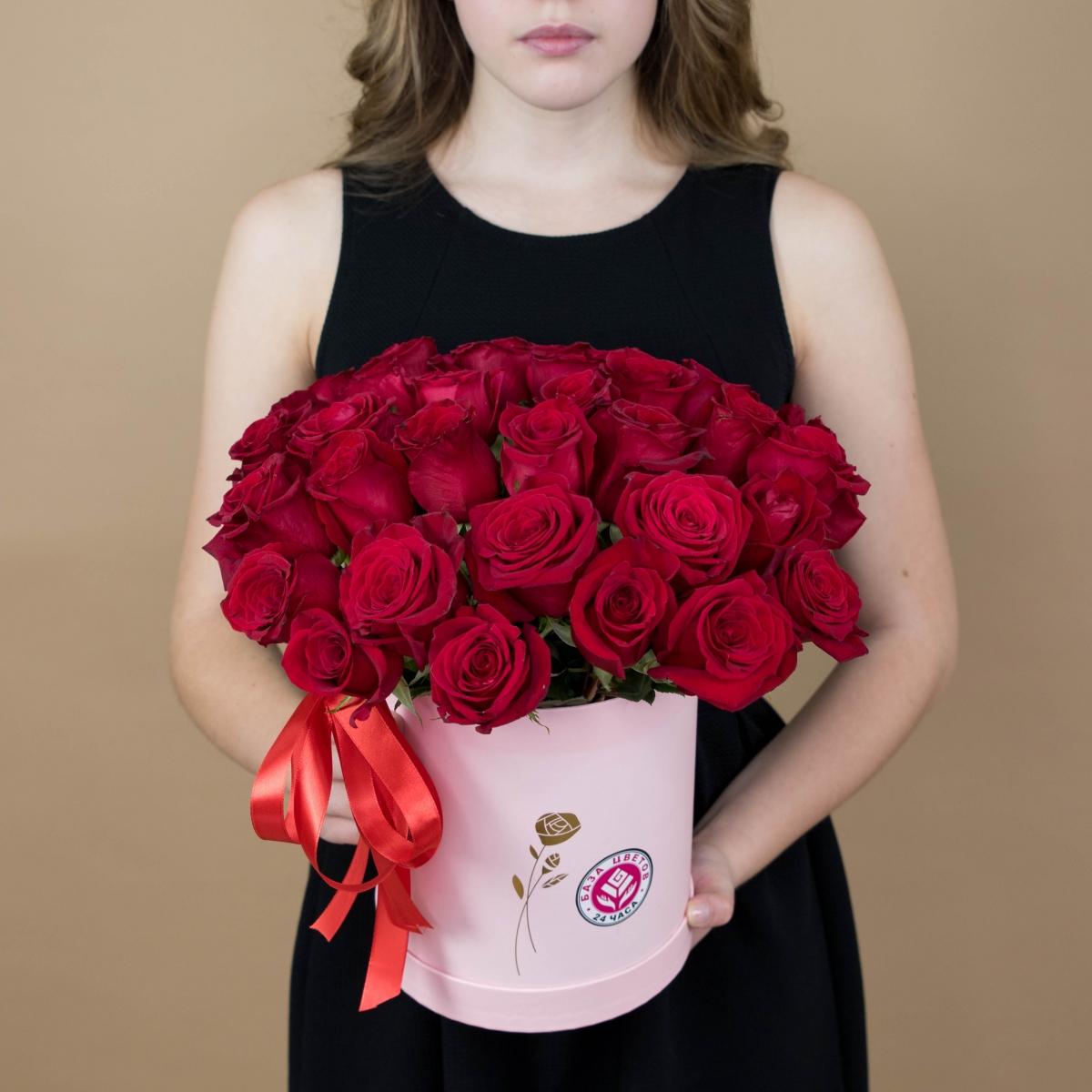 Розы красные в шляпной коробке код товара  2054
