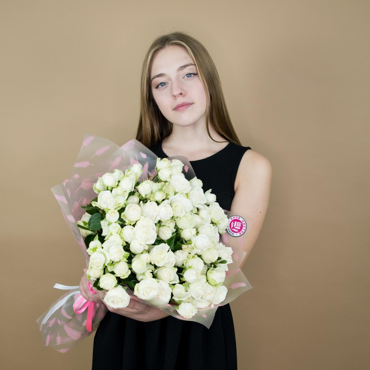 Розы кустовые белые №  3792