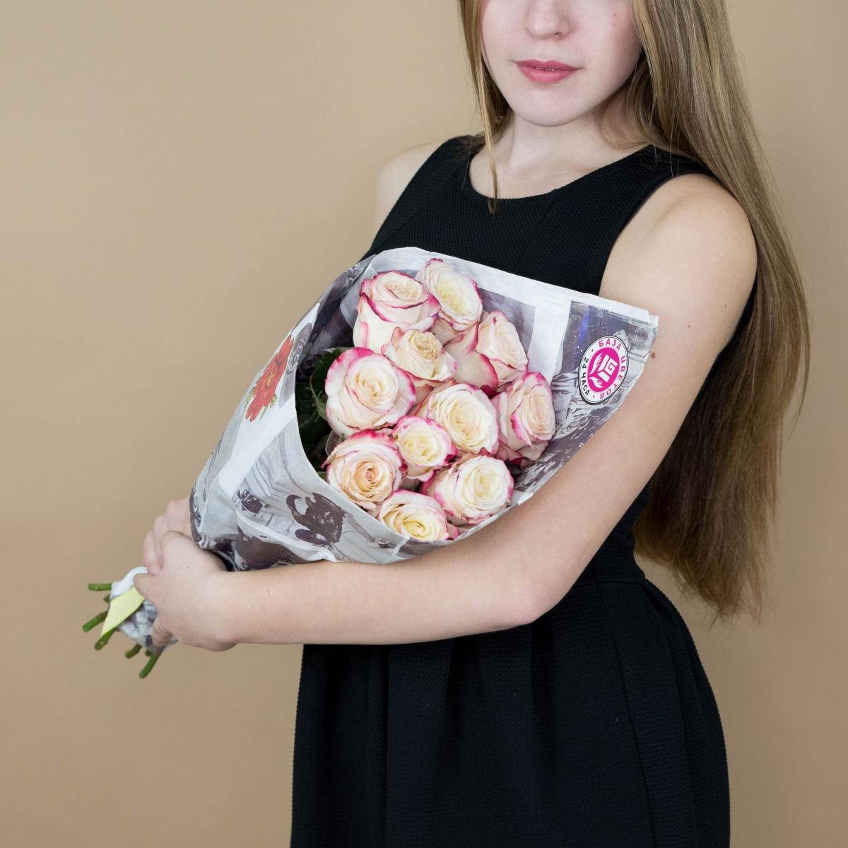 Розы красно-белые 11 шт. (40 см) Артикул   83266