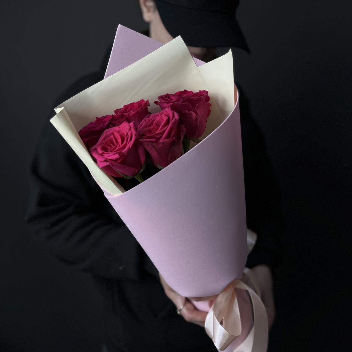 Букеты из розовых роз 40 см (Эквадор) артикул букета  85636