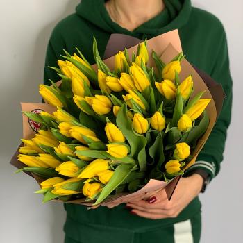 Тюльпаны желтые 51 шт (артикул - 133984)